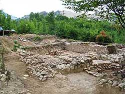 Blick auf ein ausgegrabenes Gebäude in Alburnus Maior. (Photo: Géza Alfödy)